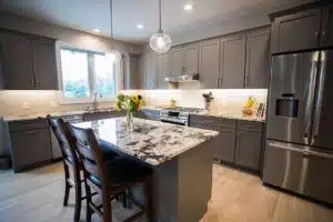 timeless-island-flowers-chairs