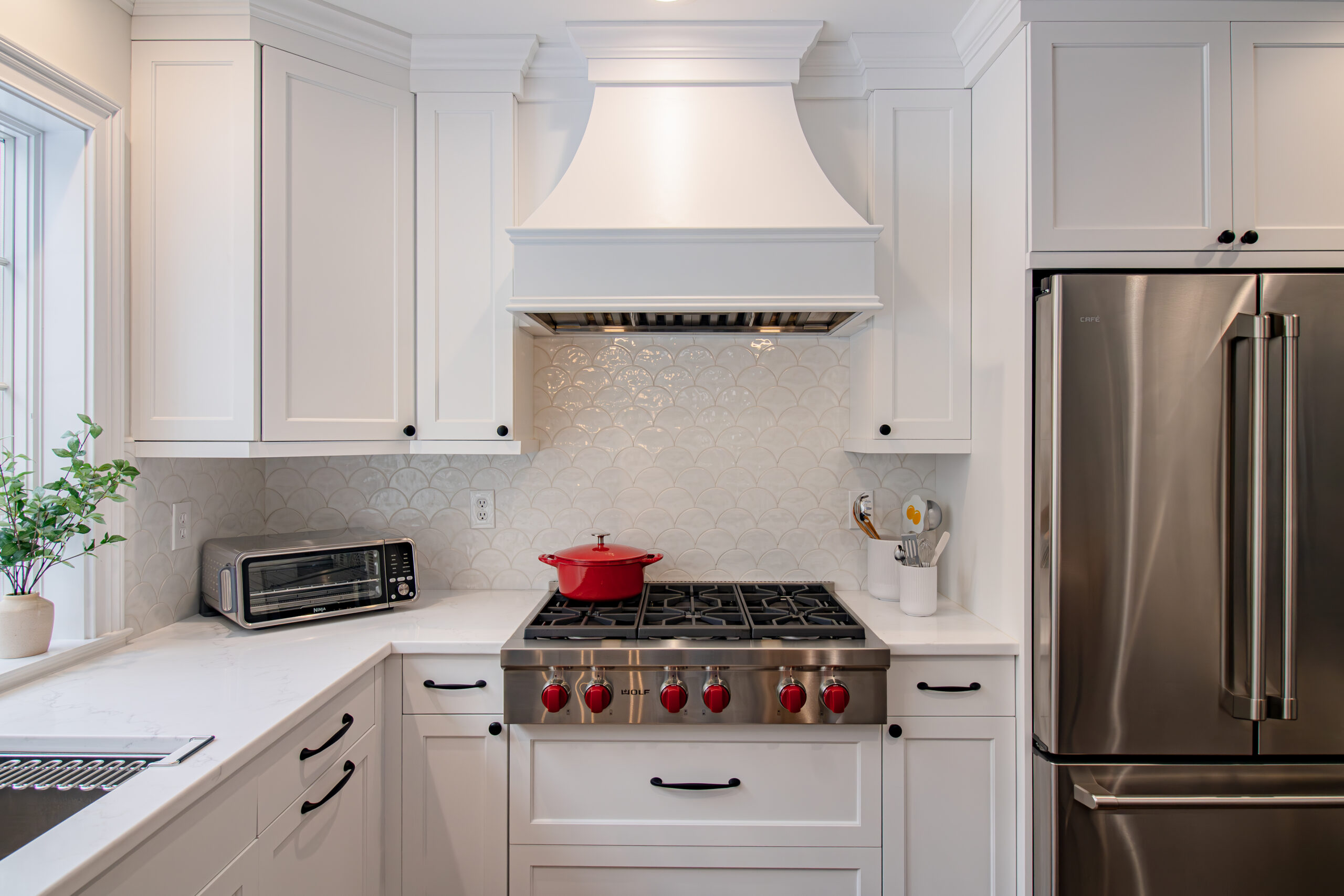 Timeless-Stone-white-Kitchen